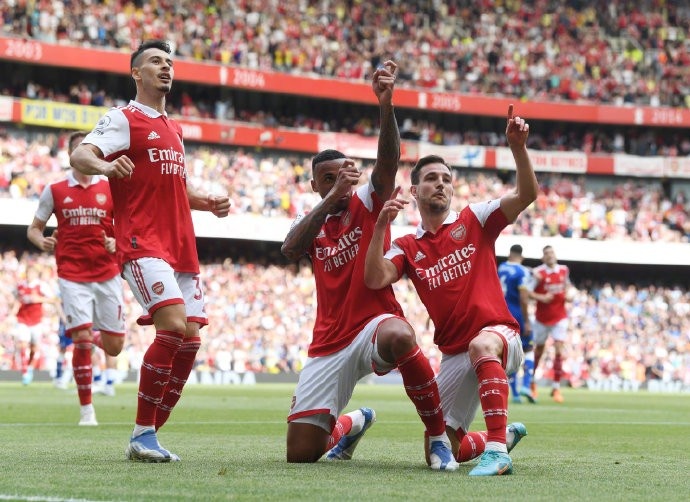 热刺45亿欧元收购案：美国财团瞄准英超市场，引发产业热议